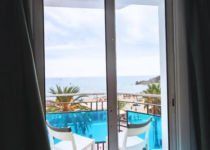 Blanc Lloret 2*